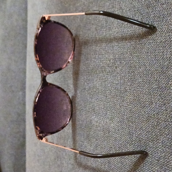 Women's Foster Grant Sunglasses - Picture 3 of 5